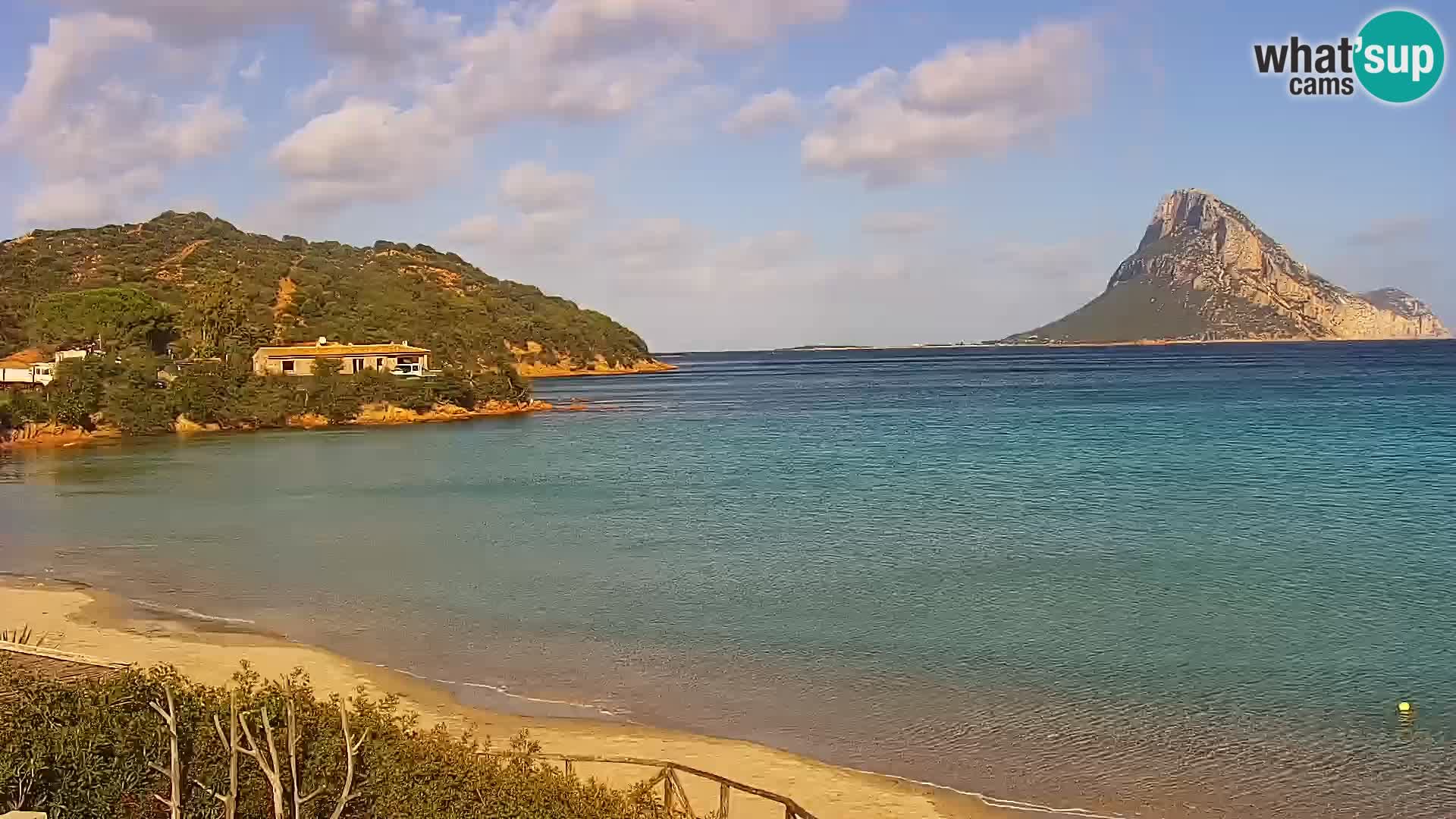 Live Webcam Loiri porto San Paolo – Porto Taverna Livecam Cerdeña – Italia