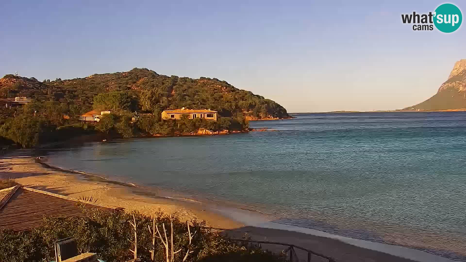 Web kamera Loiri porto San Paolo – Porto Taverna u uživo Sardinija – Italija