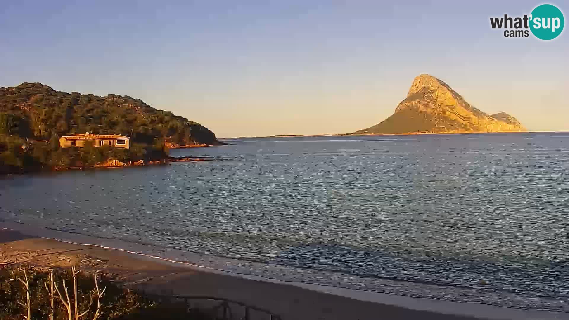 Spletna kamera Loiri porto San Paolo – Porto Taverna v živo Sardinija – Italija