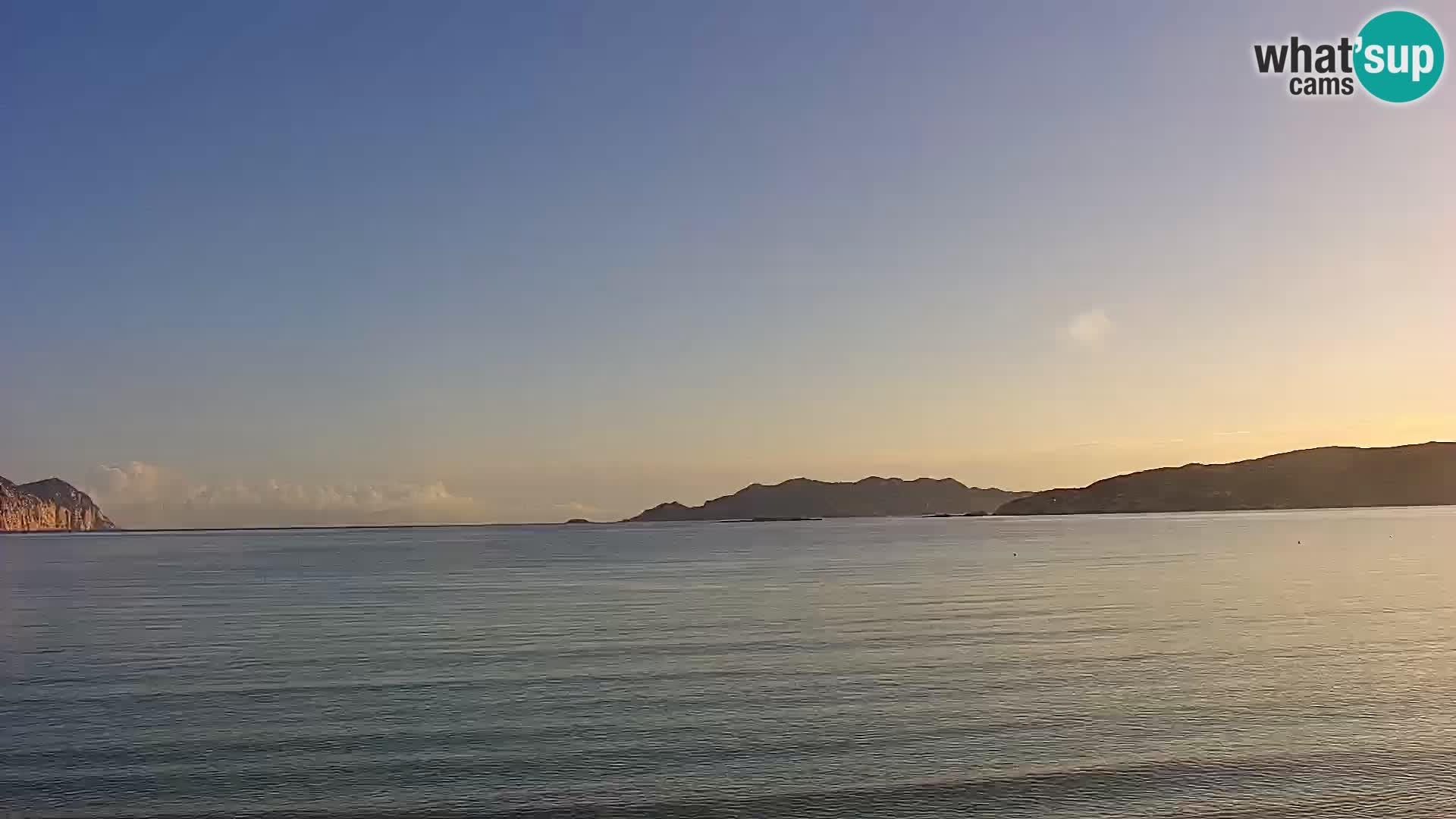 Spletna kamera Loiri porto San Paolo – Porto Taverna v živo Sardinija – Italija