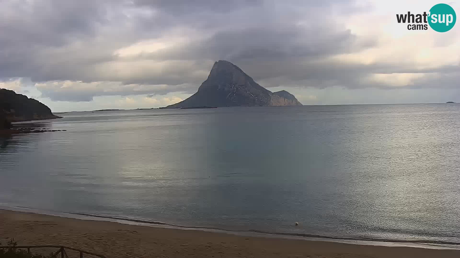 Spletna kamera Loiri porto San Paolo – Porto Taverna v živo Sardinija – Italija