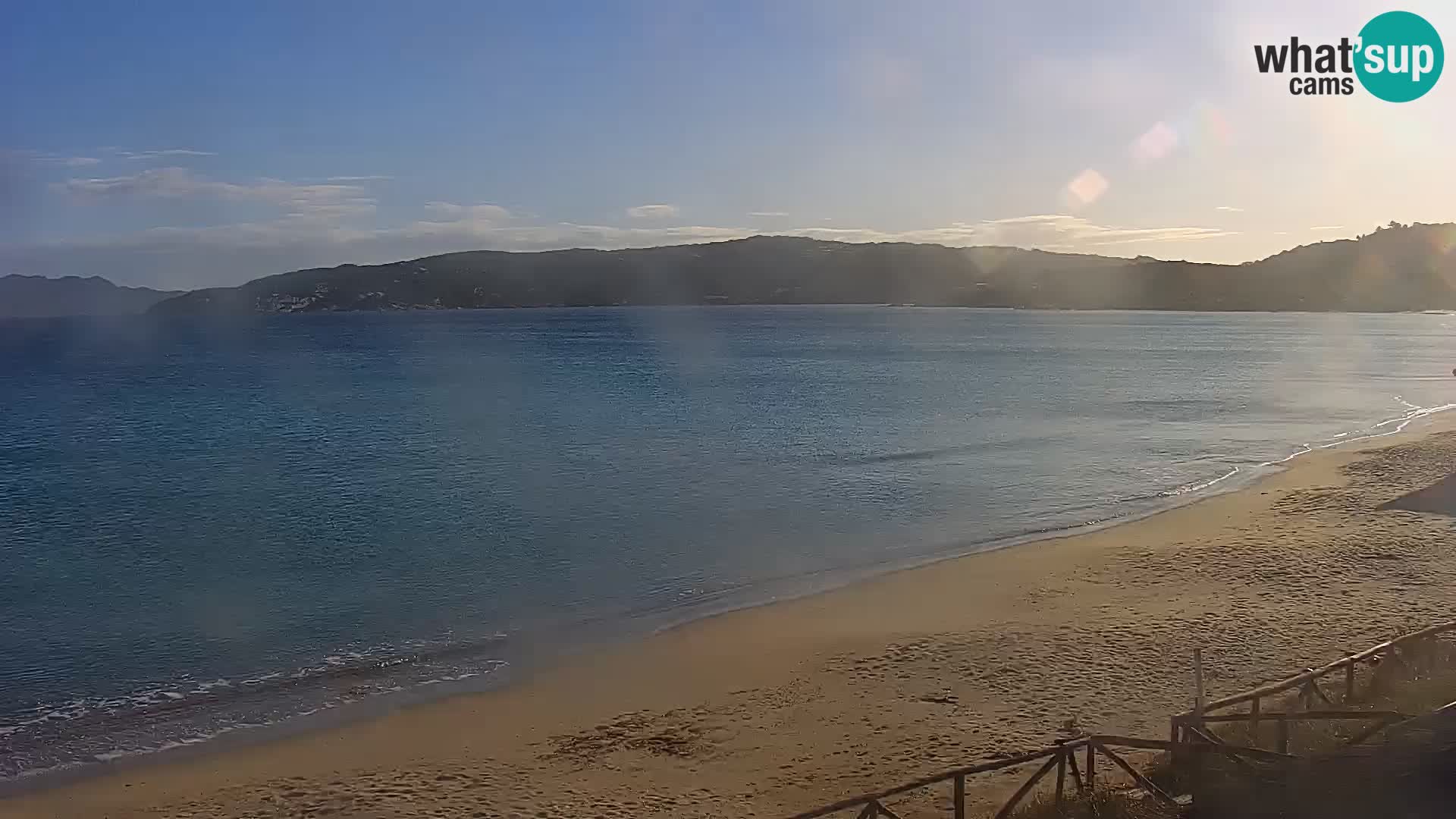 Spletna kamera Loiri porto San Paolo – Porto Taverna v živo Sardinija – Italija