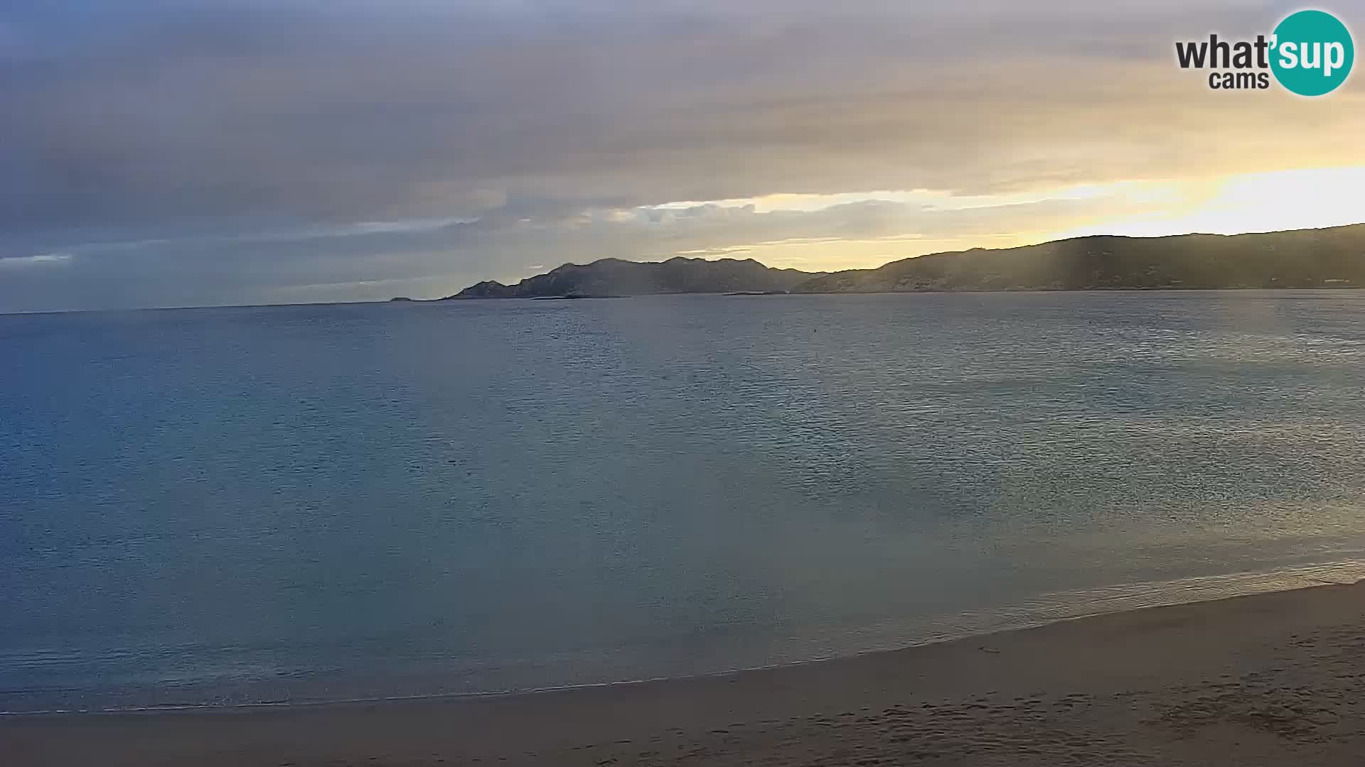 Spletna kamera Loiri porto San Paolo – Porto Taverna v živo Sardinija – Italija