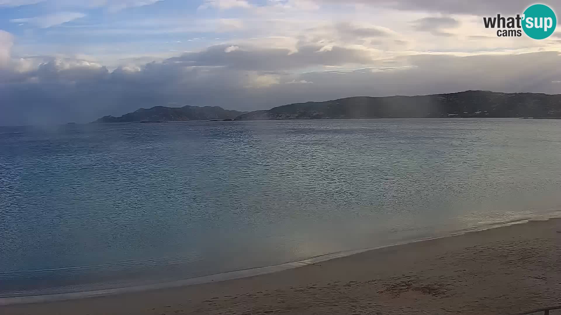 Spletna kamera Loiri porto San Paolo – Porto Taverna v živo Sardinija – Italija