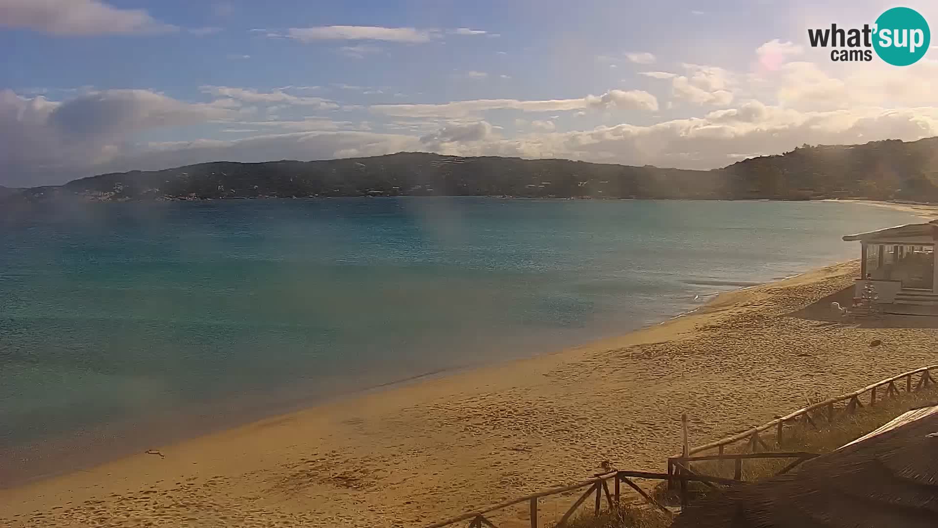 Spletna kamera Loiri porto San Paolo – Porto Taverna v živo Sardinija – Italija