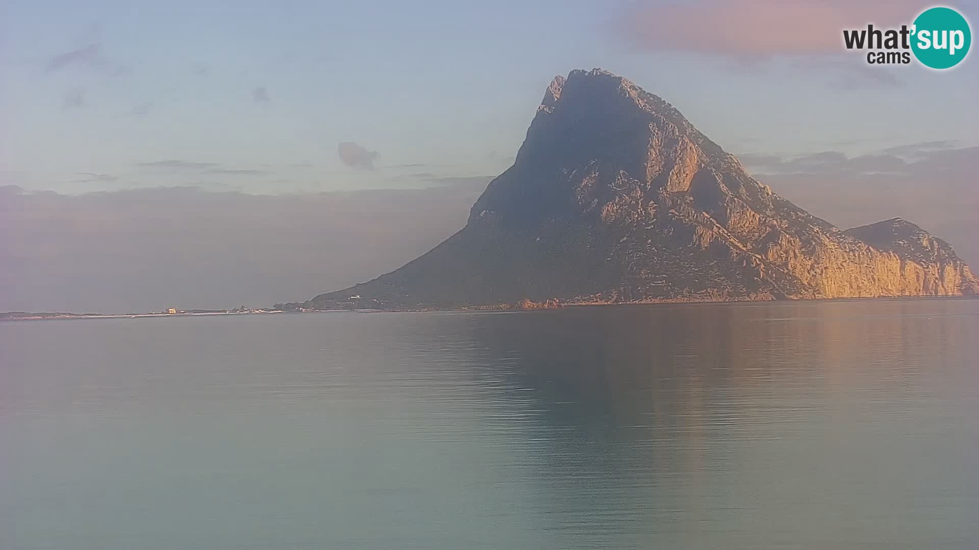 Spletna kamera Loiri porto San Paolo – Porto Taverna v živo Sardinija – Italija