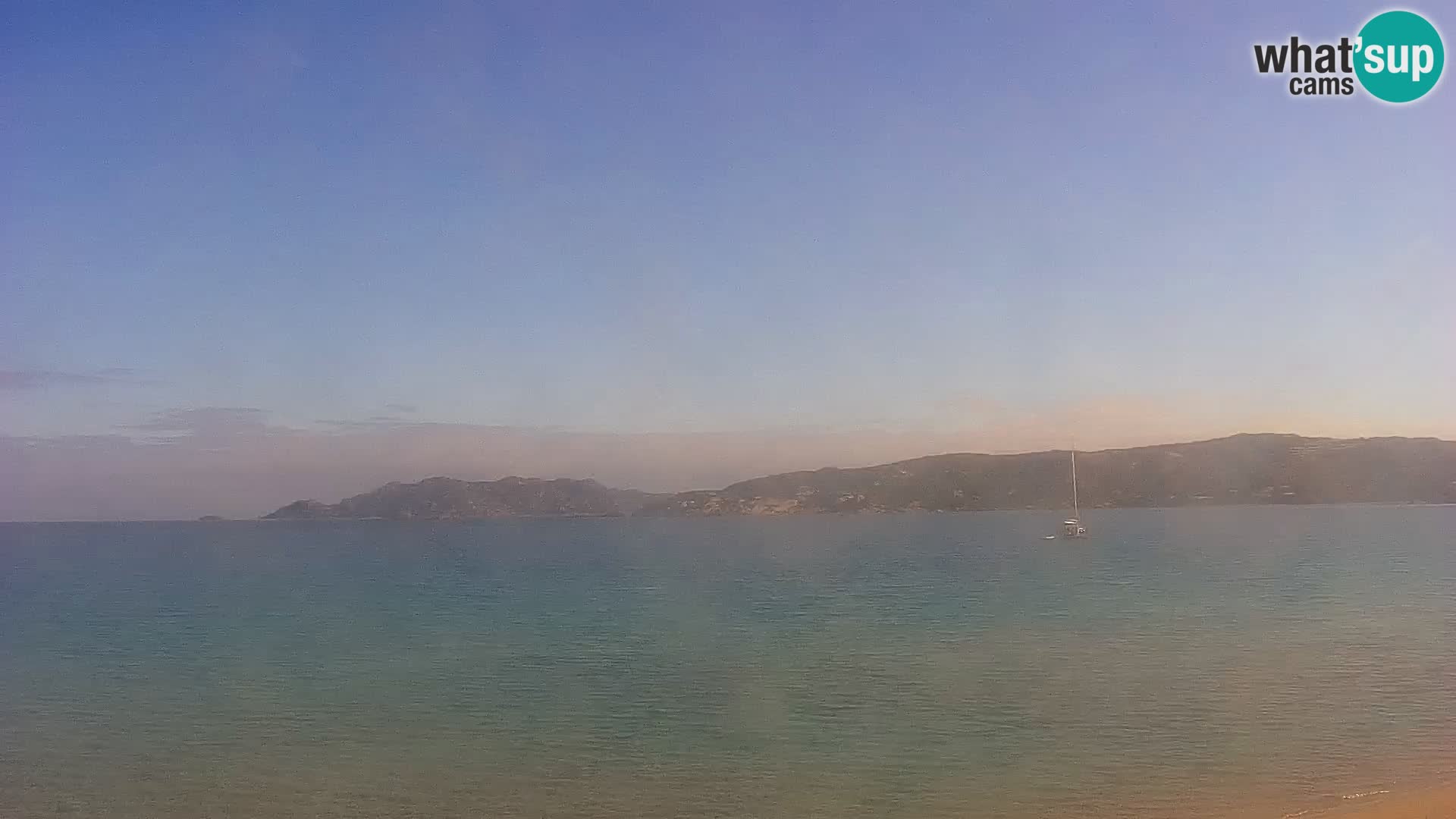 Spletna kamera Loiri porto San Paolo – Porto Taverna v živo Sardinija – Italija