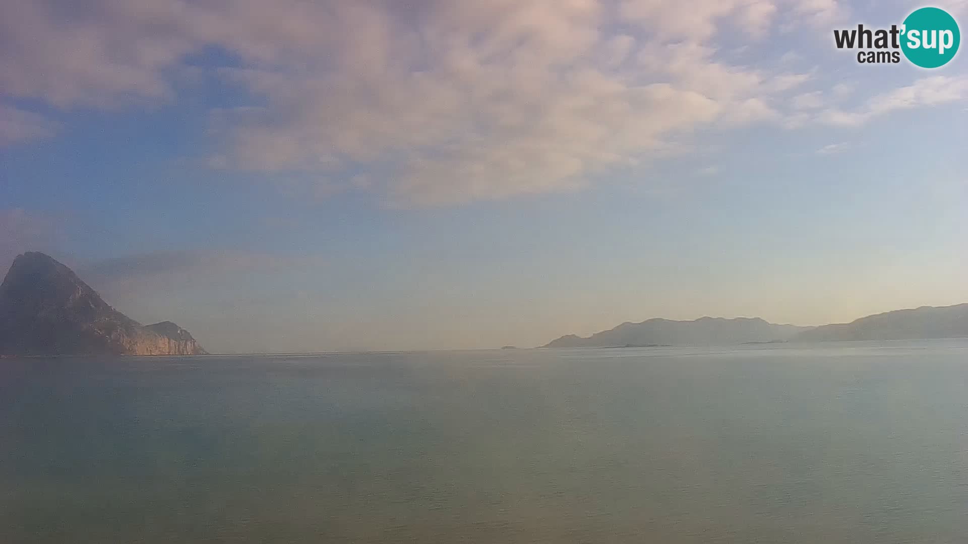 Spletna kamera Loiri porto San Paolo – Porto Taverna v živo Sardinija – Italija