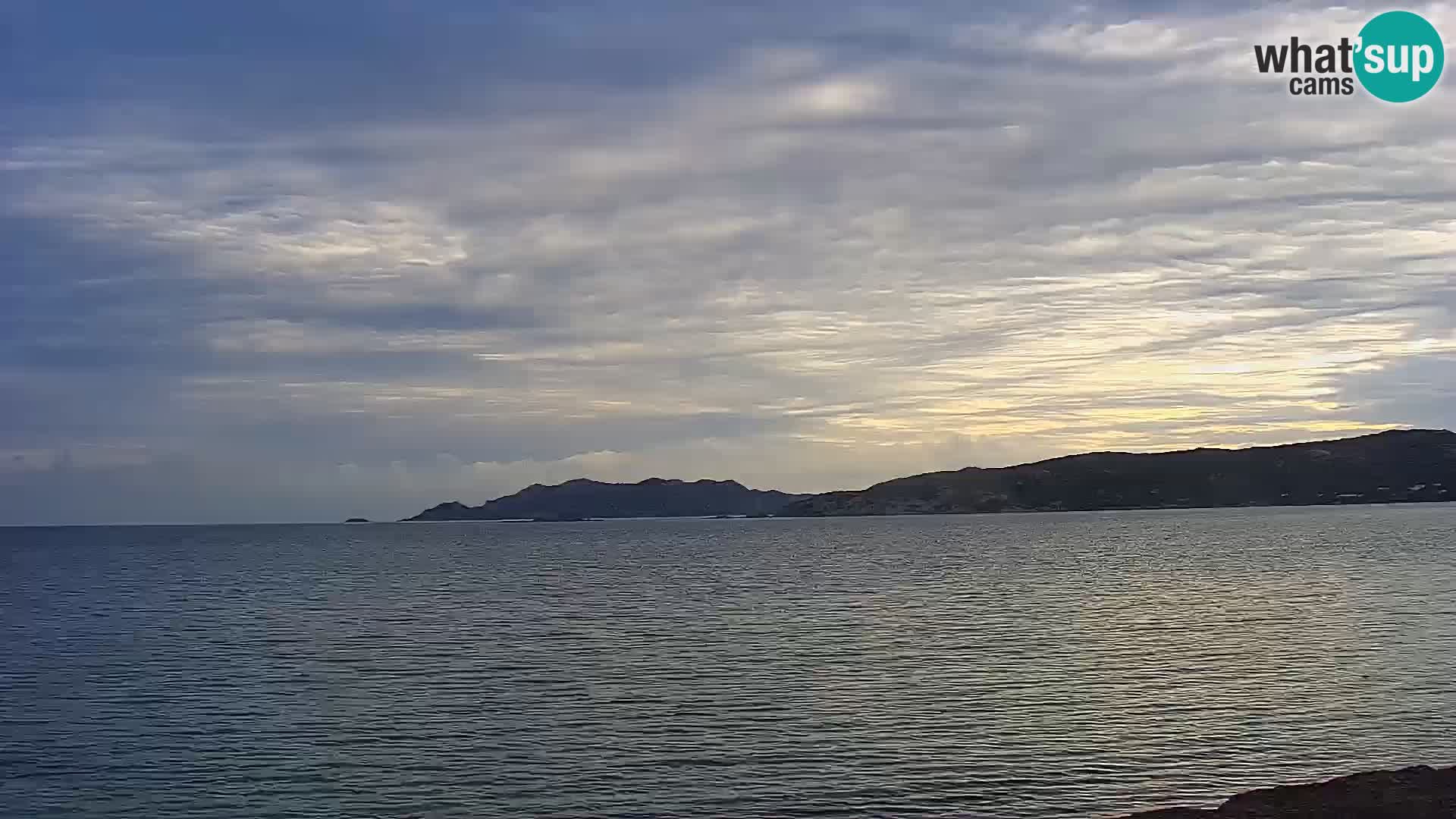 Spletna kamera Loiri porto San Paolo – Porto Taverna v živo Sardinija – Italija