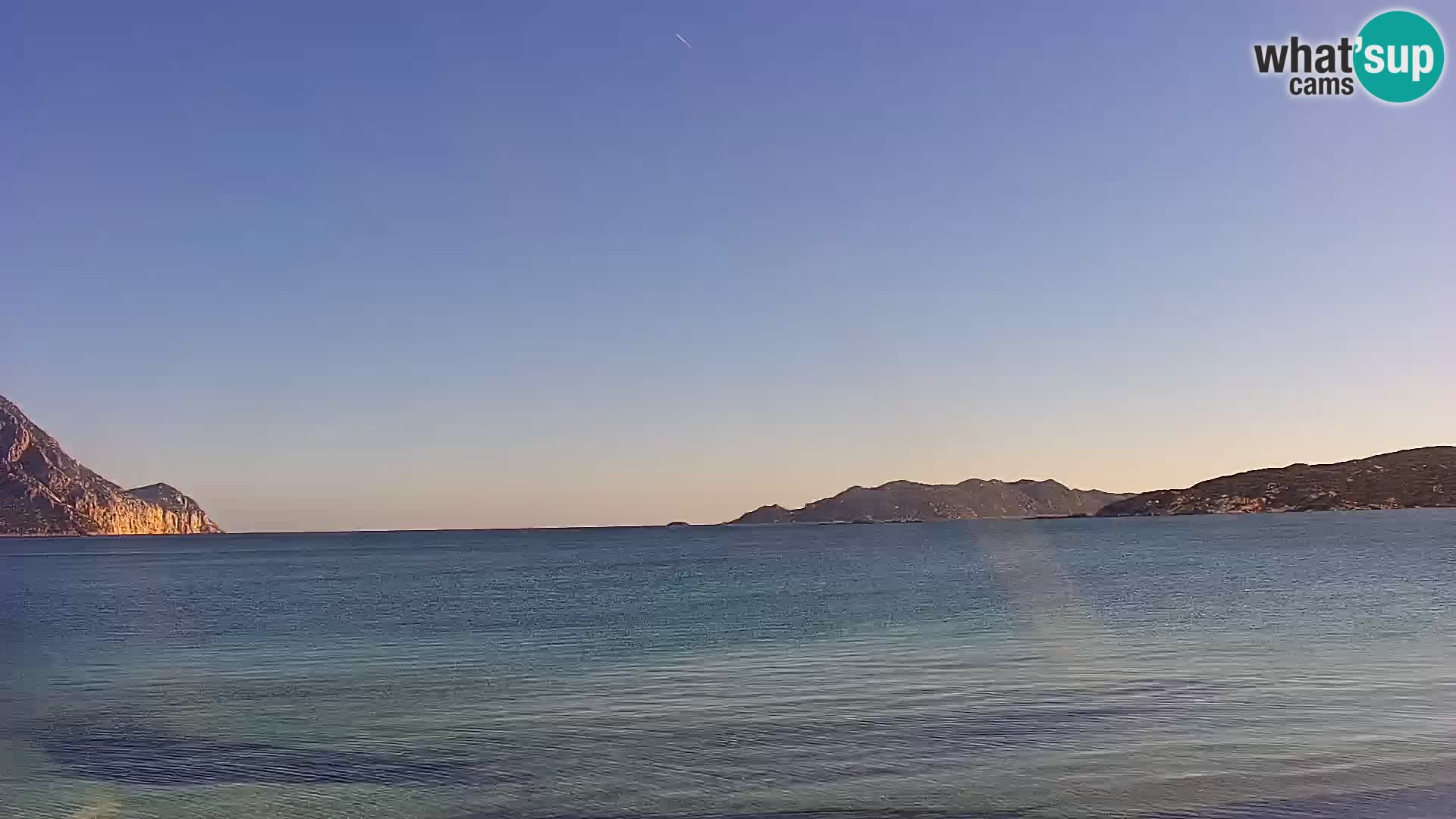 Spletna kamera Loiri porto San Paolo – Porto Taverna v živo Sardinija – Italija