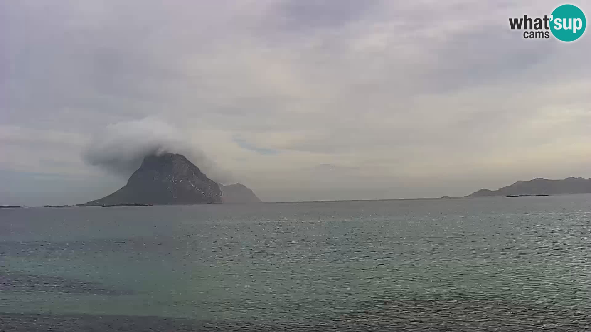 Spletna kamera Loiri porto San Paolo – Porto Taverna v živo Sardinija – Italija