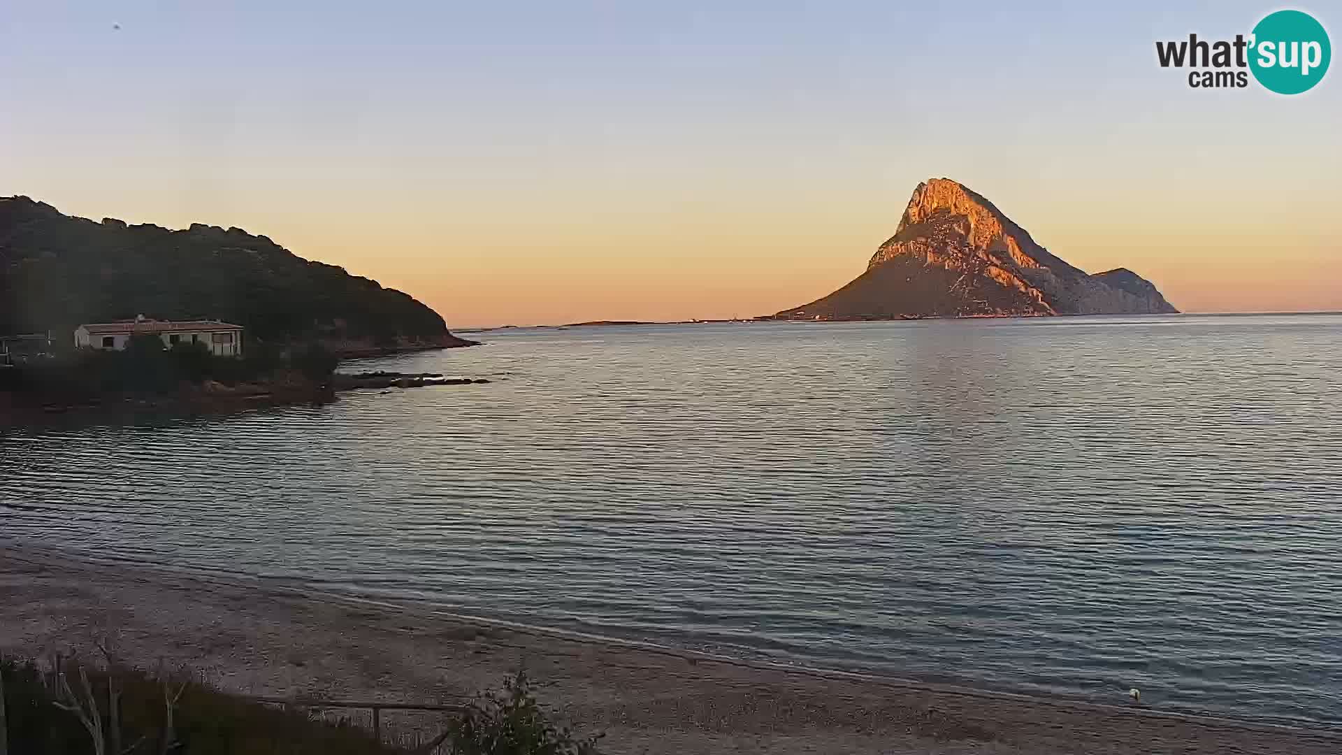 Spletna kamera Loiri porto San Paolo – Porto Taverna v živo Sardinija – Italija
