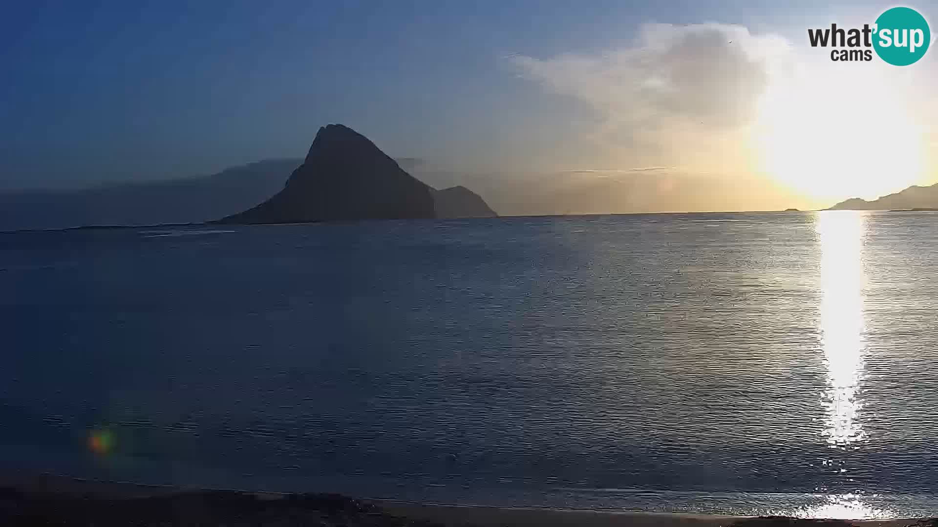 Spletna kamera Loiri porto San Paolo – Porto Taverna v živo Sardinija – Italija