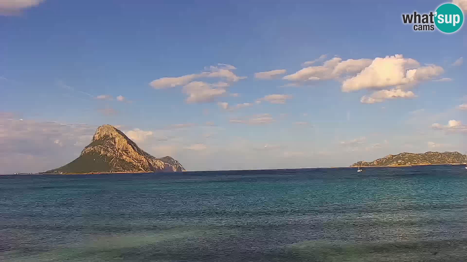 Spletna kamera Loiri porto San Paolo – Porto Taverna v živo Sardinija – Italija