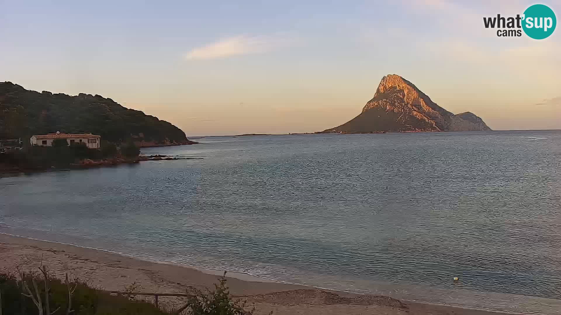 Live Webcam Loiri porto San Paolo – Porto Taverna Livecam Cerdeña – Italia