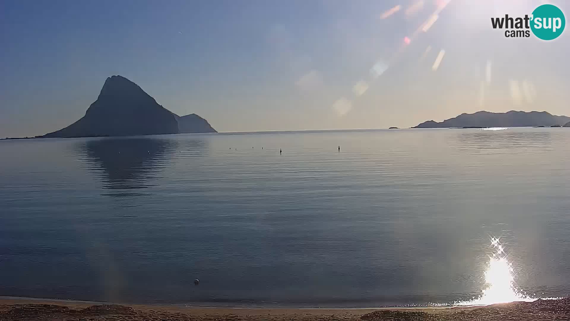 Spletna kamera Loiri porto San Paolo – Porto Taverna v živo Sardinija – Italija