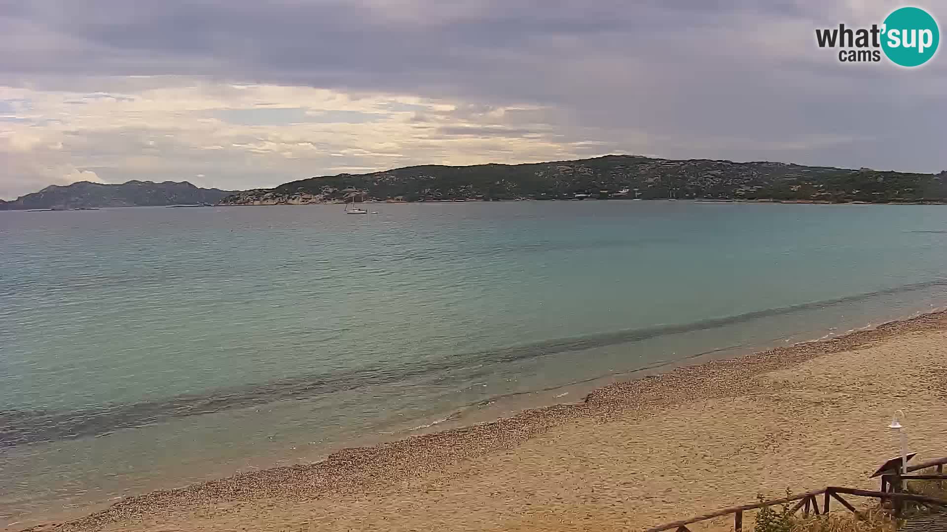 Spletna kamera Loiri porto San Paolo – Porto Taverna v živo Sardinija – Italija
