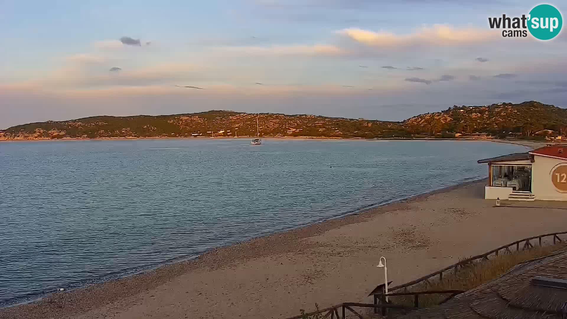 Spletna kamera Loiri porto San Paolo – Porto Taverna v živo Sardinija – Italija