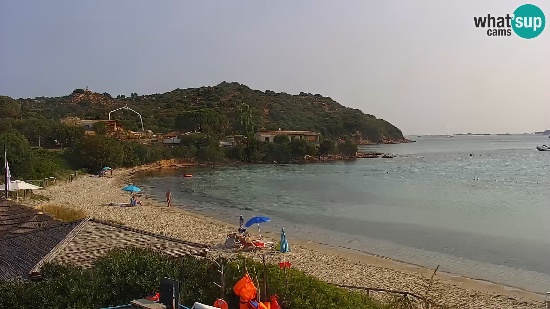 Spletna kamera Loiri porto San Paolo – Porto Taverna v živo Sardinija – Italija