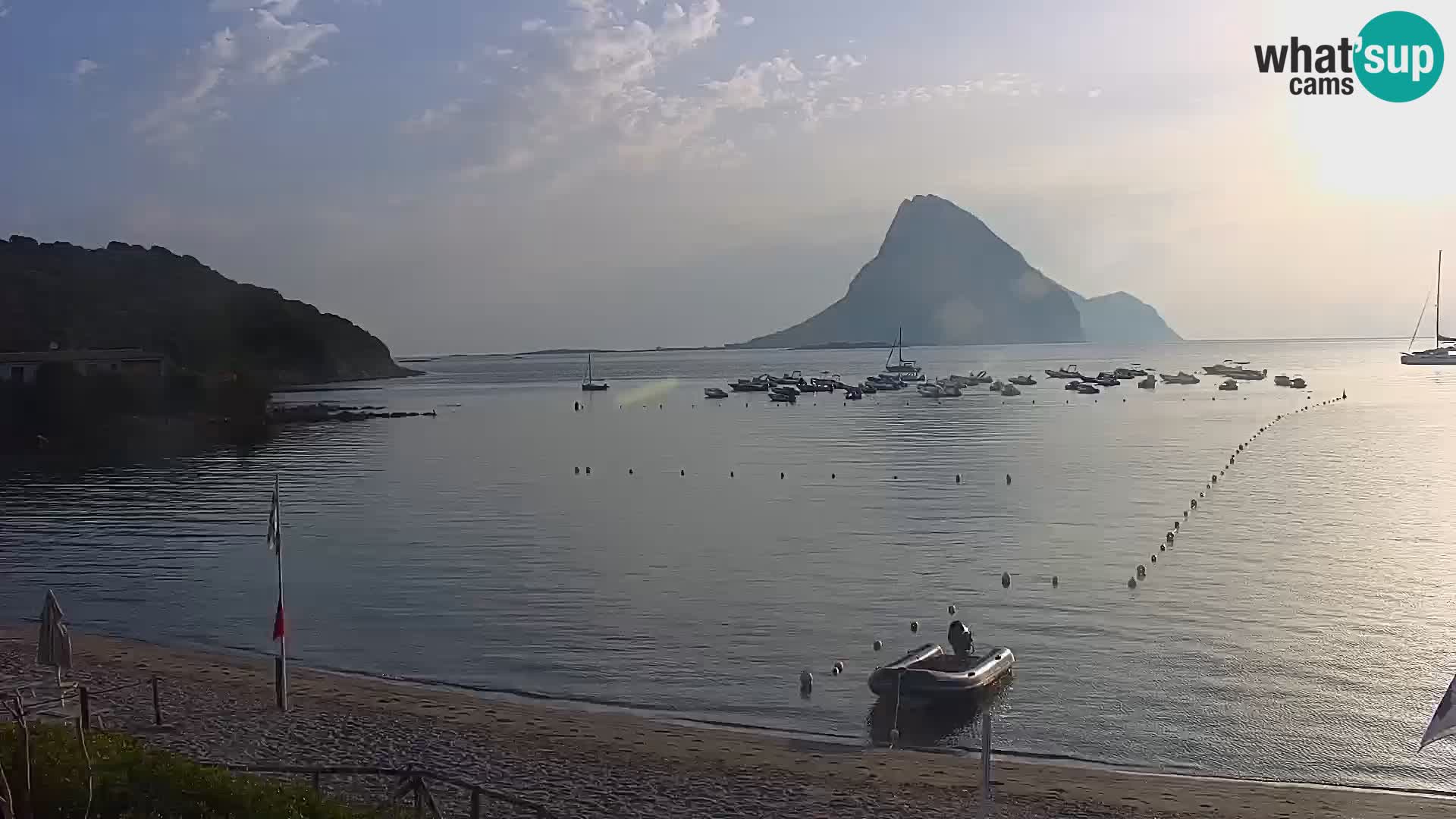 Spletna kamera Loiri porto San Paolo – Porto Taverna v živo Sardinija – Italija