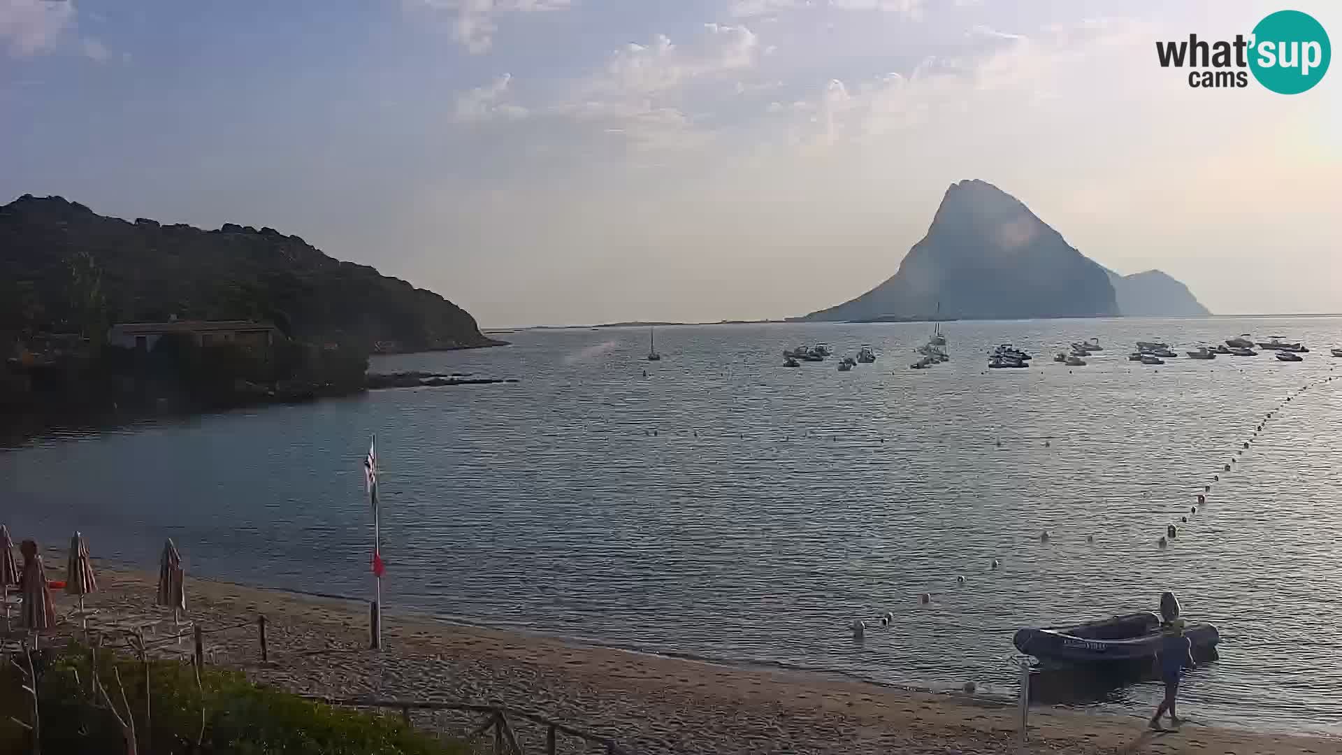 Spletna kamera Loiri porto San Paolo – Porto Taverna v živo Sardinija – Italija