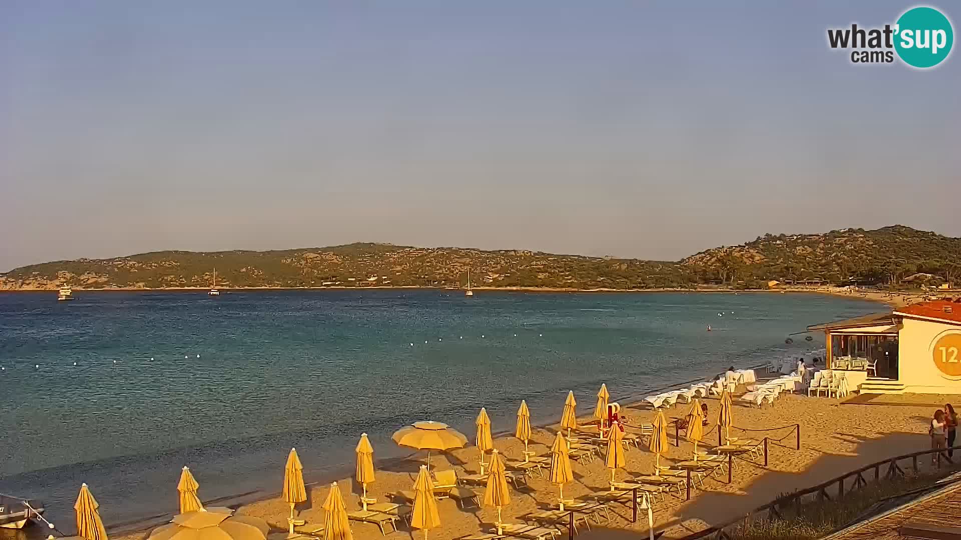 Spletna kamera Loiri porto San Paolo – Porto Taverna v živo Sardinija – Italija