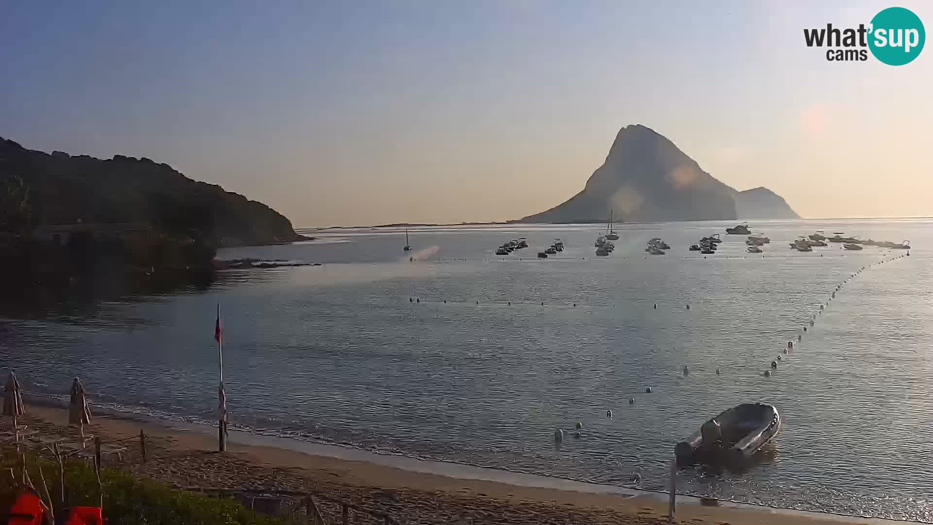 Spletna kamera Loiri porto San Paolo – Porto Taverna v živo Sardinija – Italija