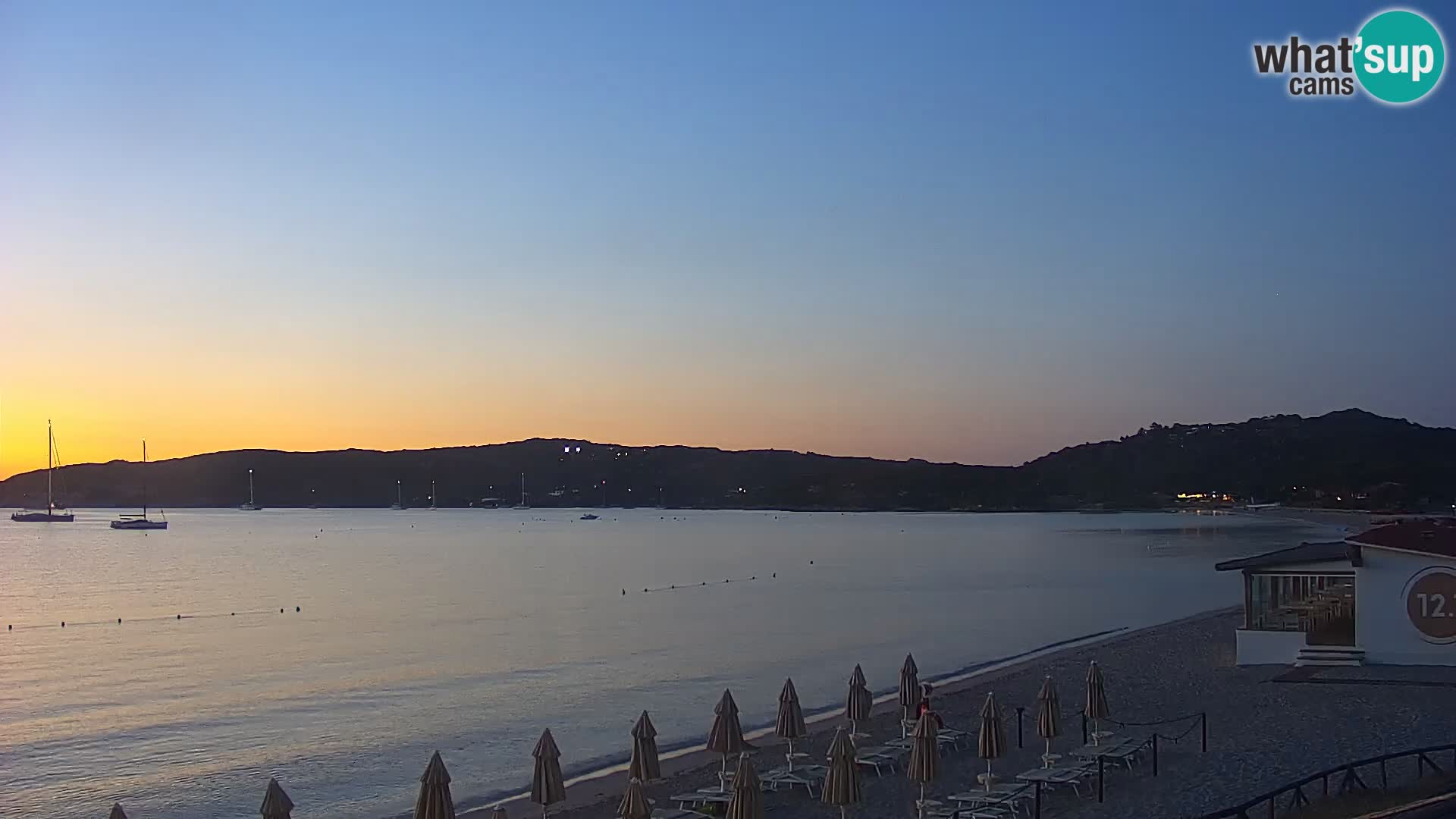 Spletna kamera Loiri porto San Paolo – Porto Taverna v živo Sardinija – Italija