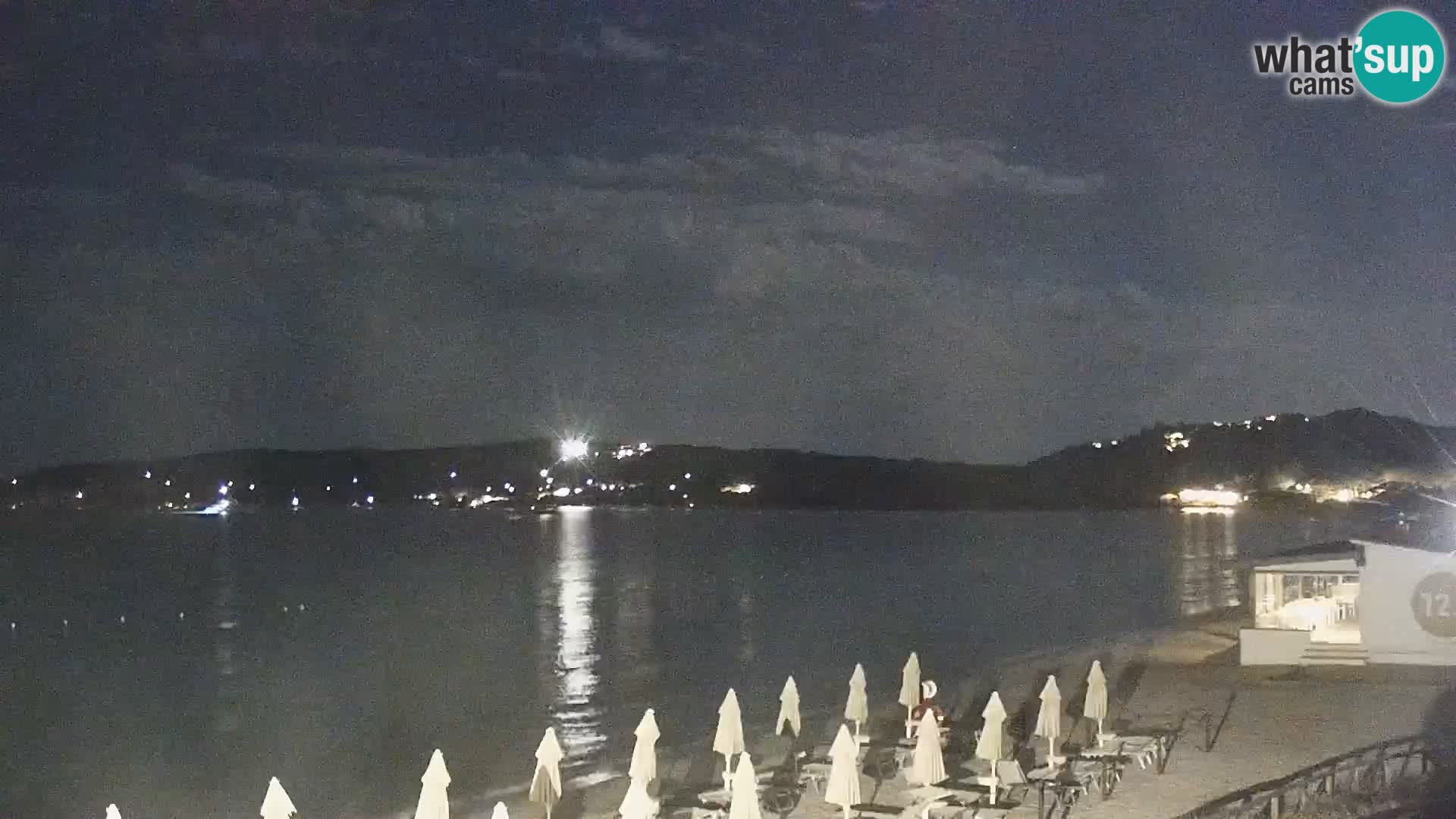 Spletna kamera Loiri porto San Paolo – Porto Taverna v živo Sardinija – Italija