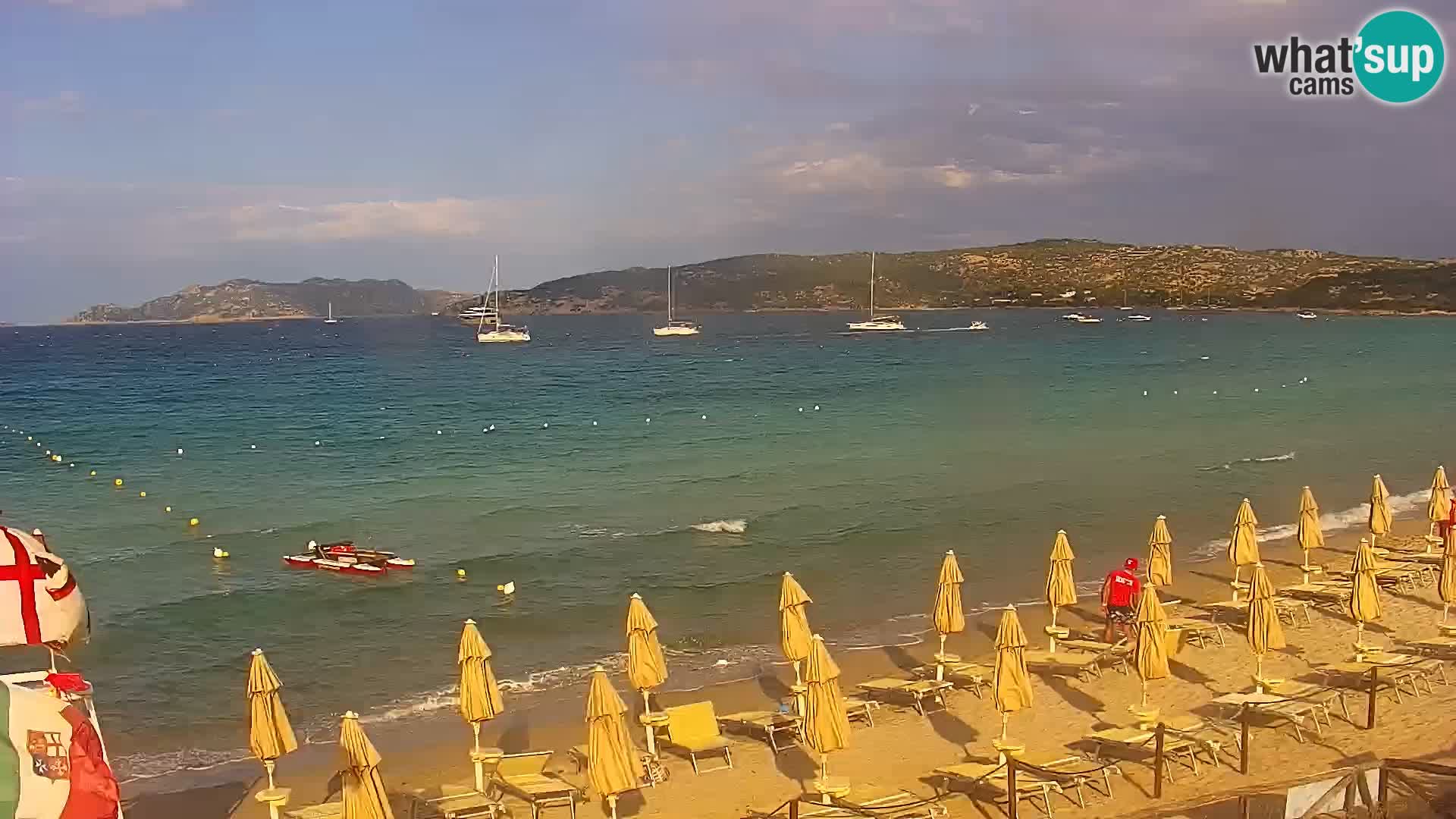 Spletna kamera Loiri porto San Paolo – Porto Taverna v živo Sardinija – Italija