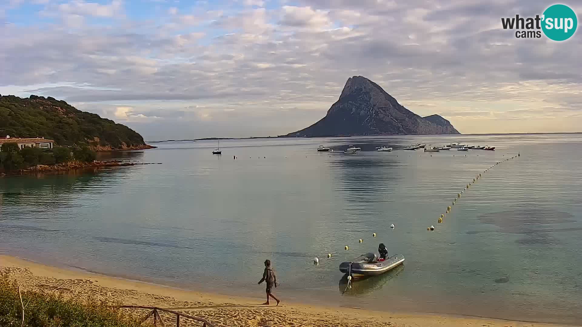 Spletna kamera Loiri porto San Paolo – Porto Taverna v živo Sardinija – Italija
