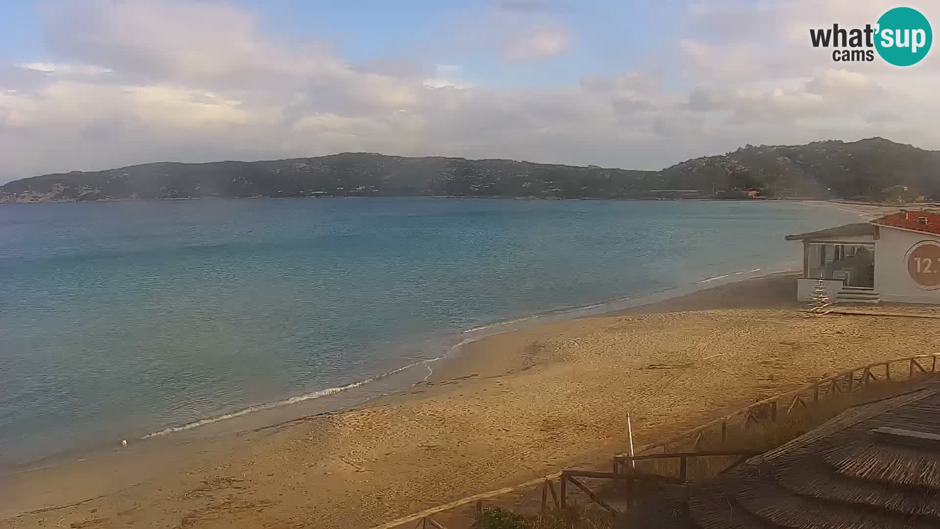 Spletna kamera Loiri porto San Paolo – Porto Taverna v živo Sardinija – Italija