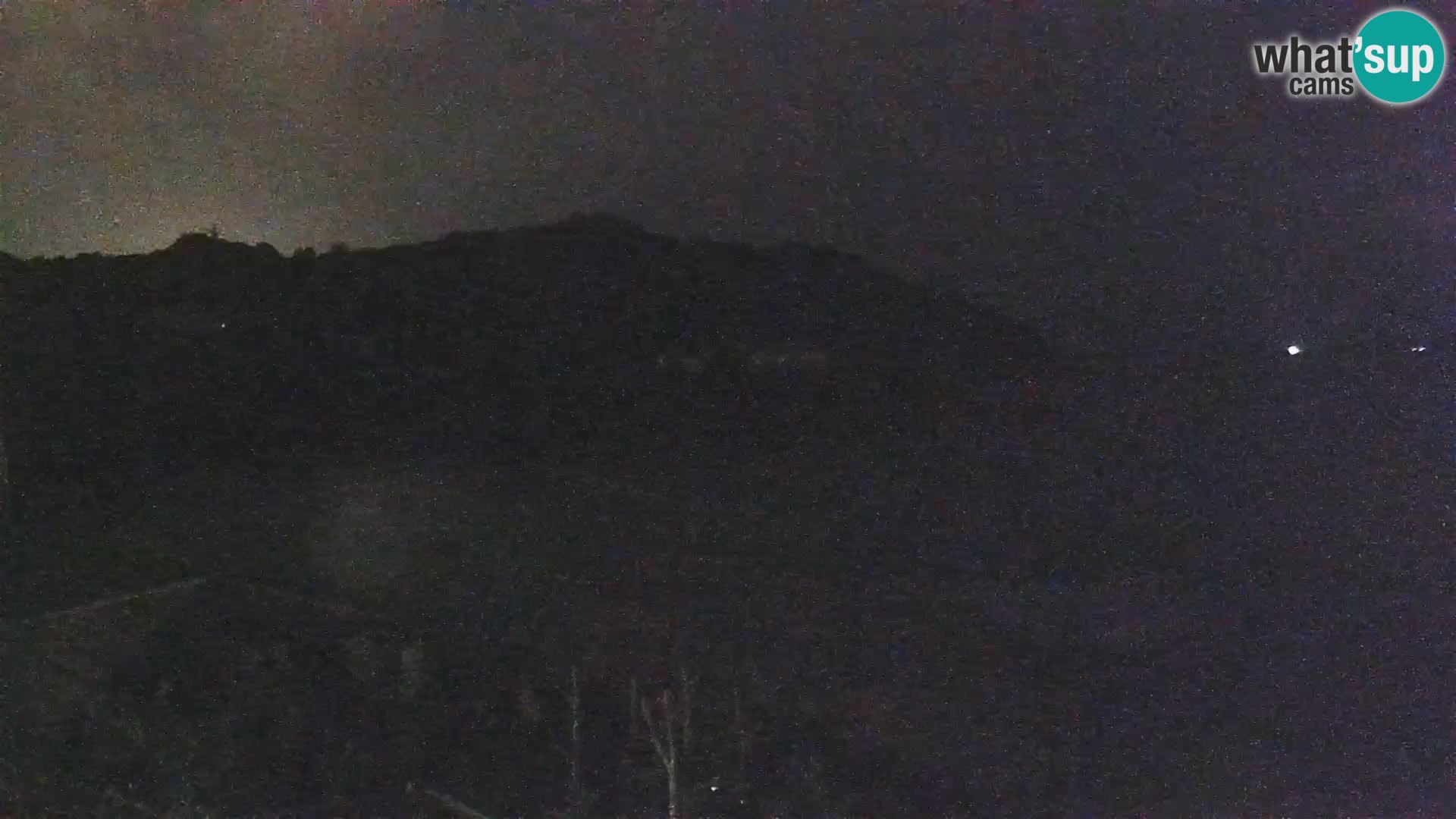 Spletna kamera Loiri porto San Paolo – Porto Taverna v živo Sardinija – Italija