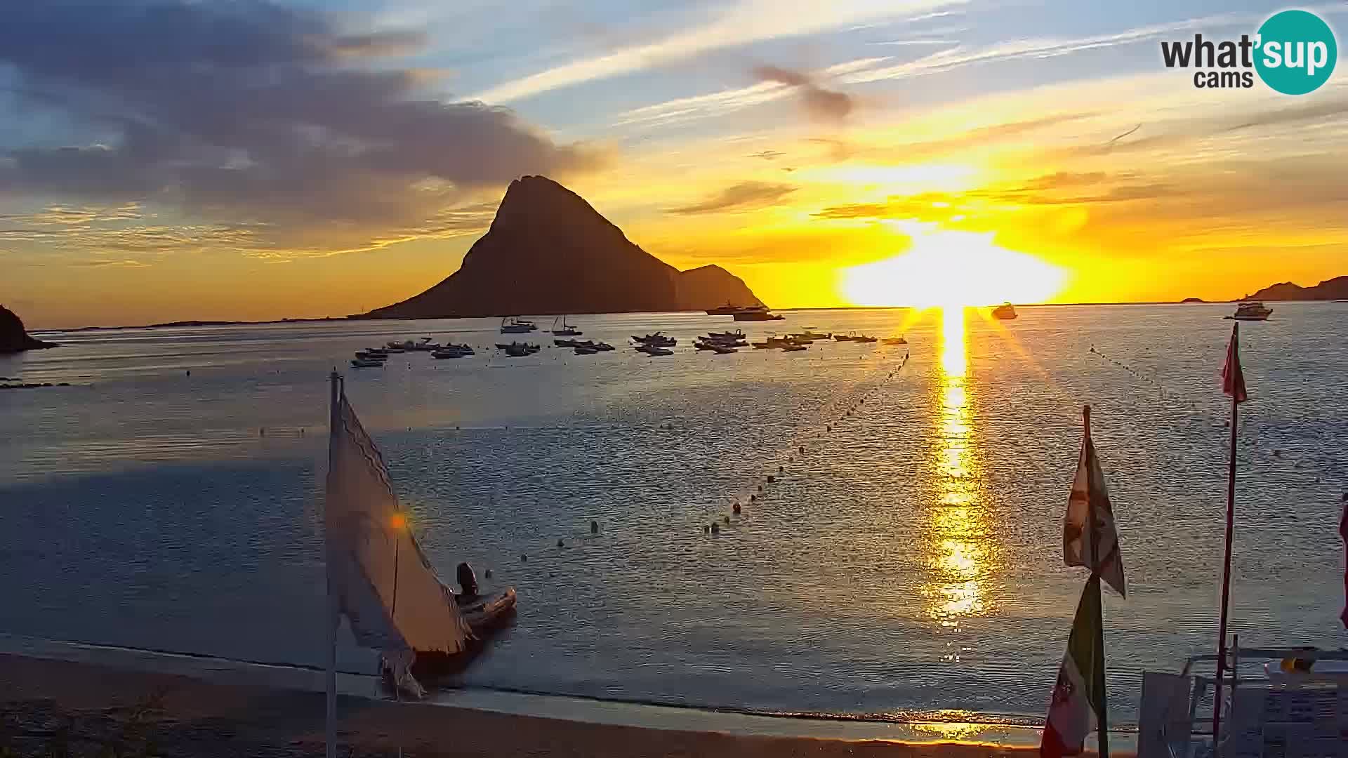 Live Webcam Loiri porto San Paolo – Porto Taverna Livecam Cerdeña – Italia