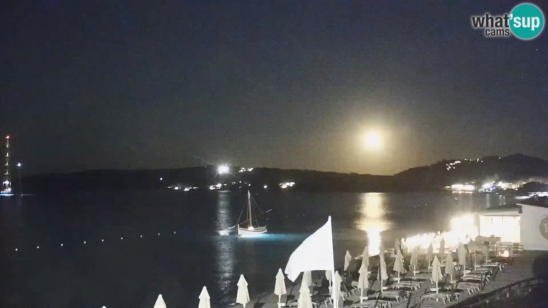 Spletna kamera Loiri porto San Paolo – Porto Taverna v živo Sardinija – Italija