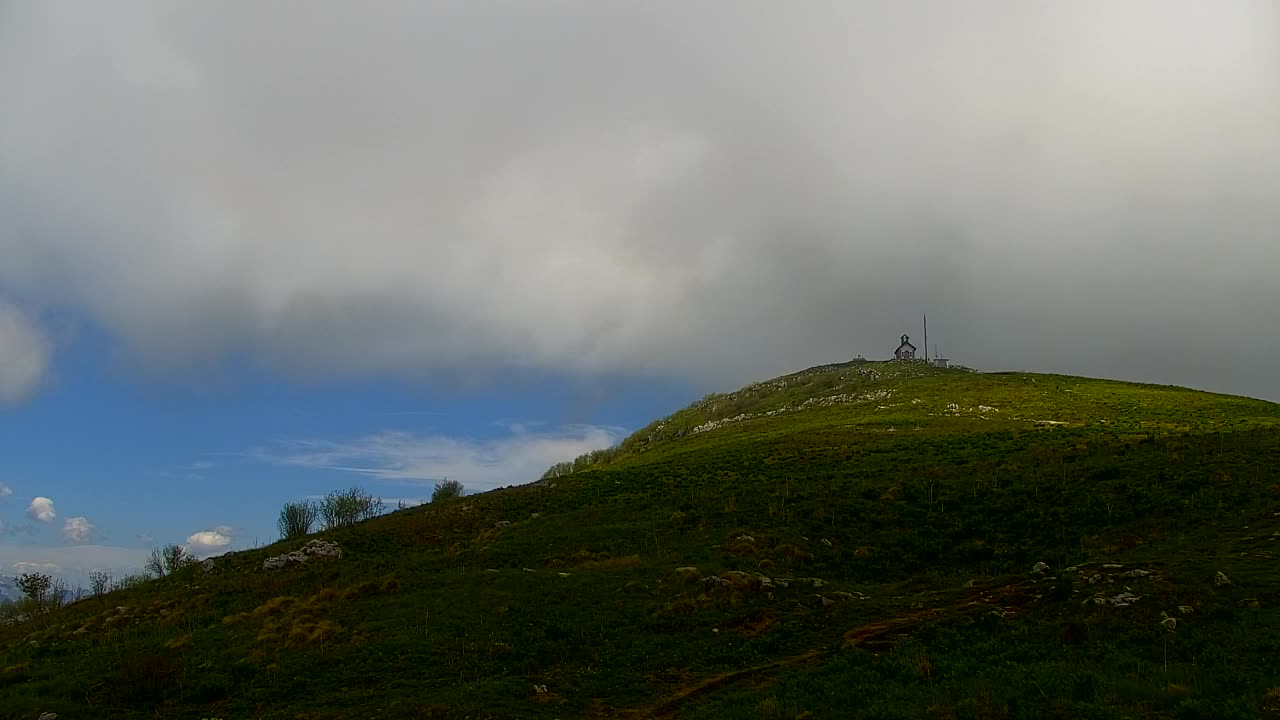 Matajur Webcam | Dom auf dem Matajure