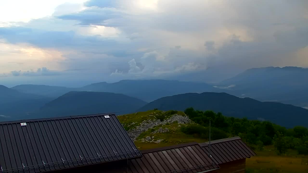 Matajur Webcam | Dom auf dem Matajure