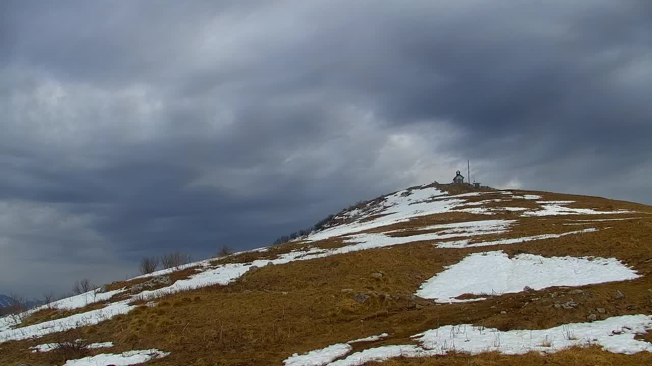 Matajur Webcam | Dom auf dem Matajure