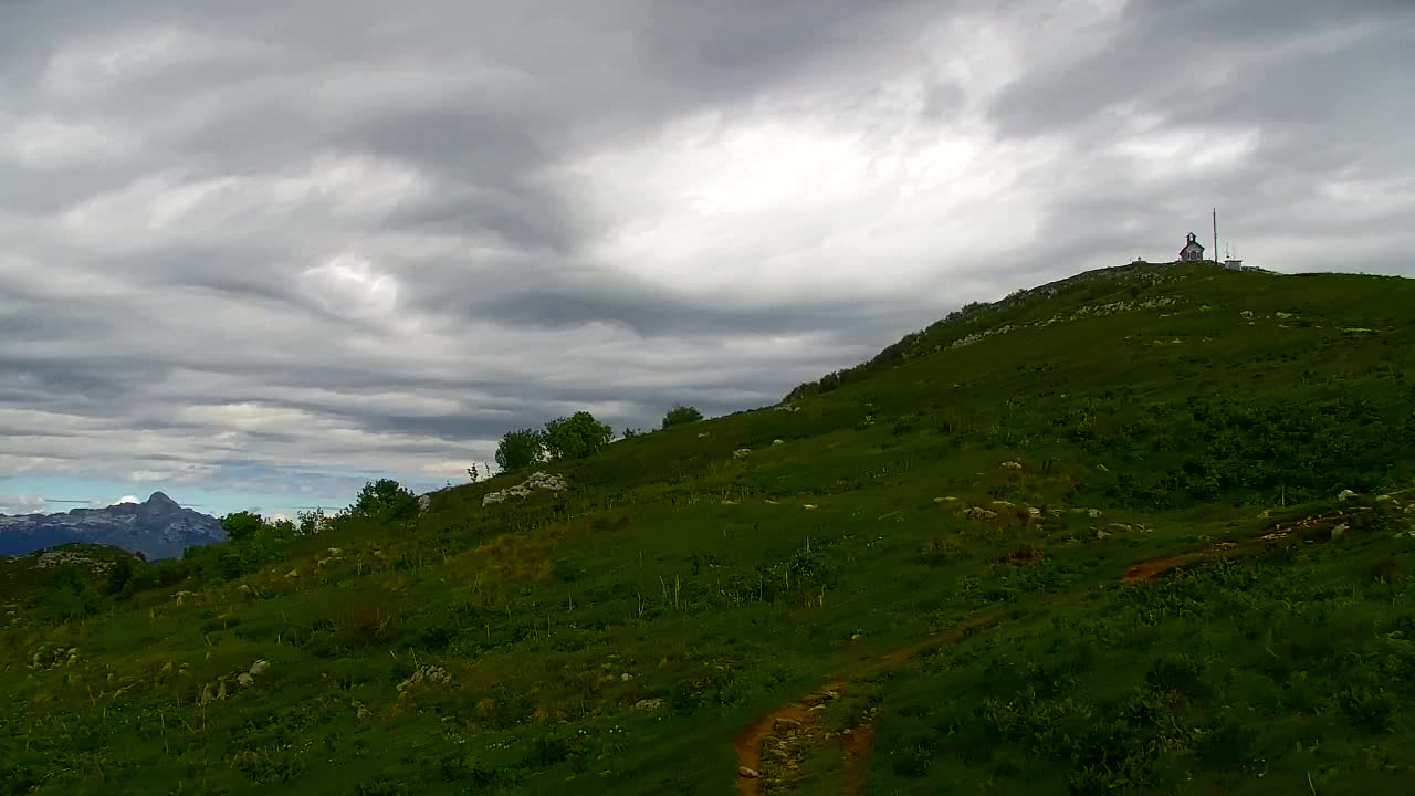 Matajur Webcam | Dom auf dem Matajure