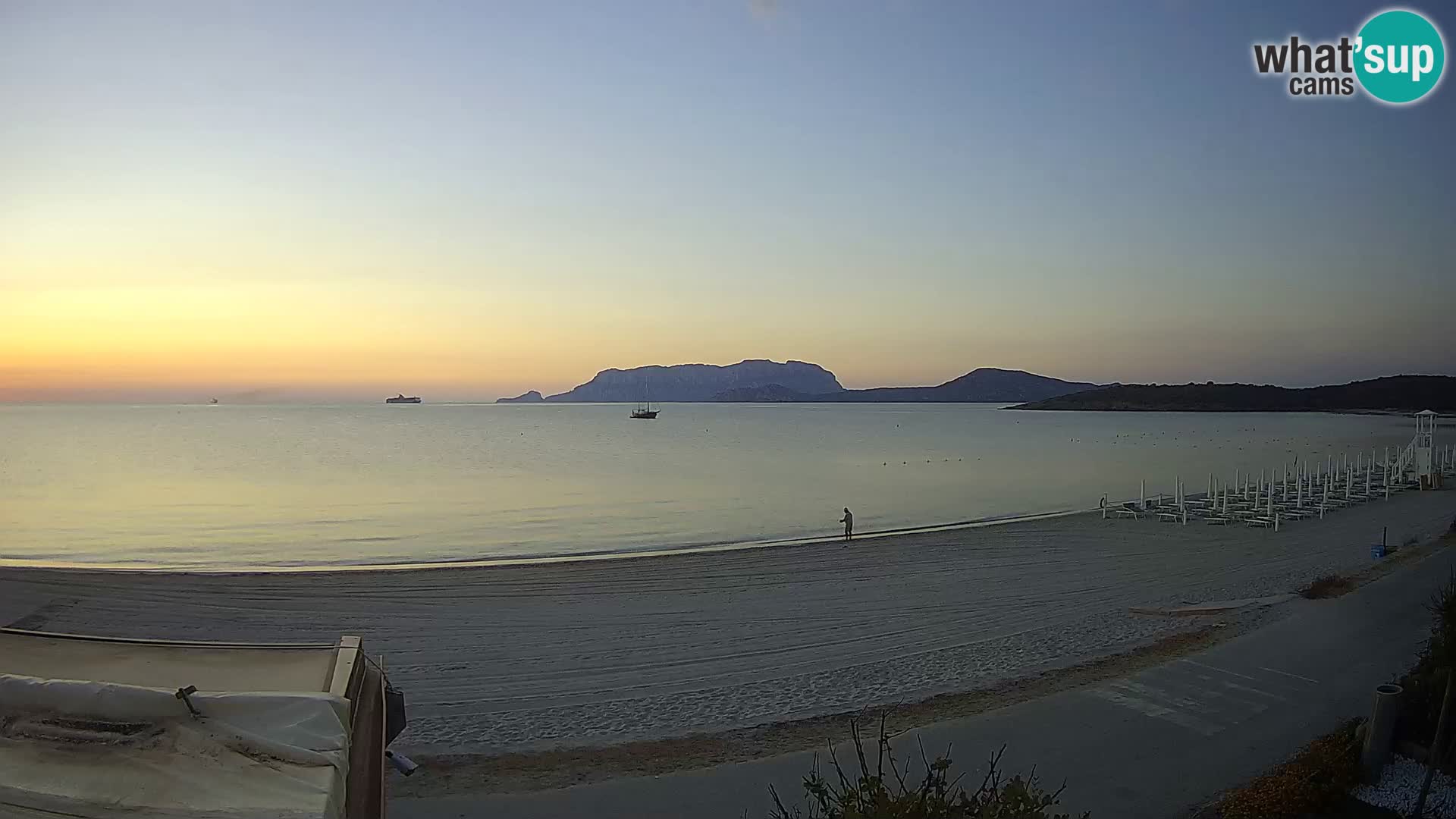 Plaža Pittulongu spletna kamera v živo Olbia – Sardinija – Italija