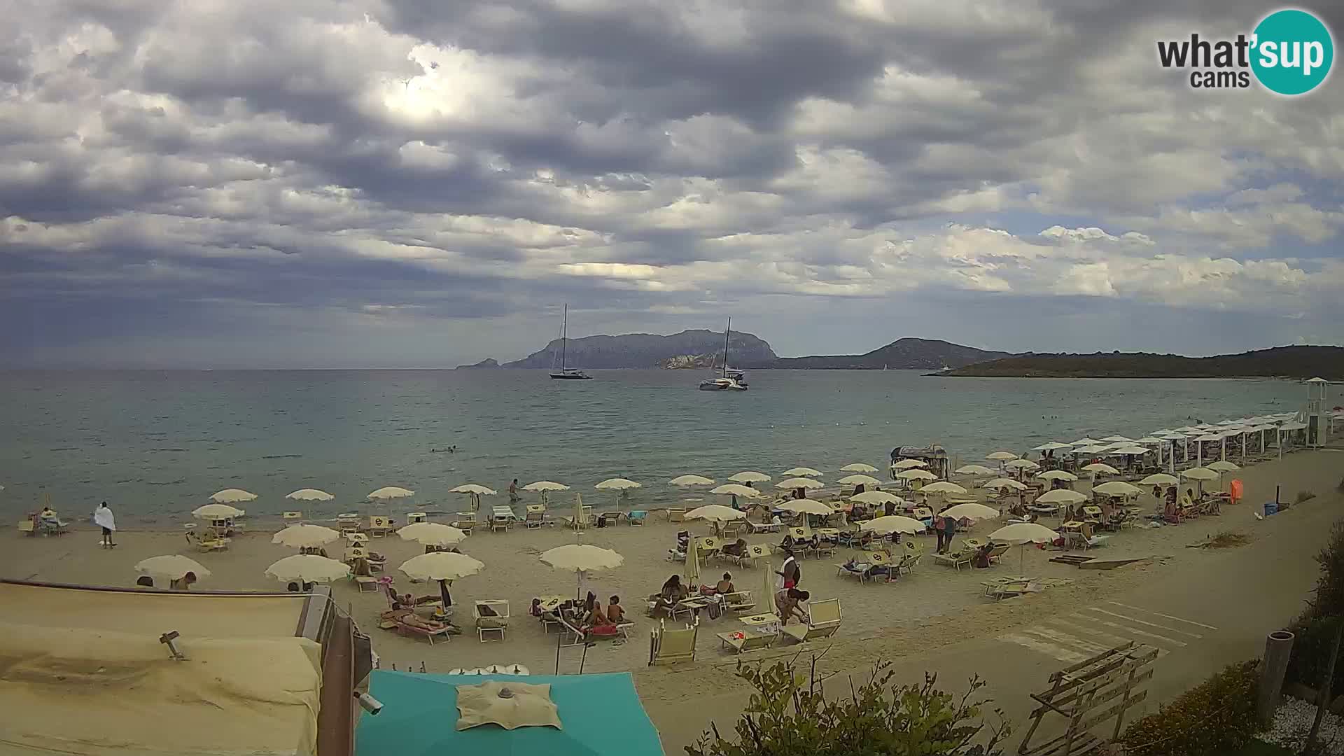 Plaža Pittulongu spletna kamera v živo Olbia – Sardinija – Italija