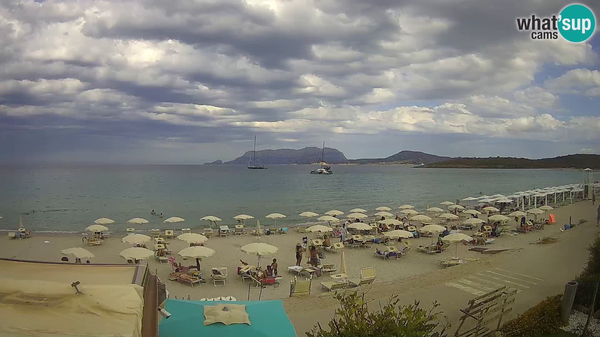 Plaža Pittulongu spletna kamera v živo Olbia – Sardinija – Italija