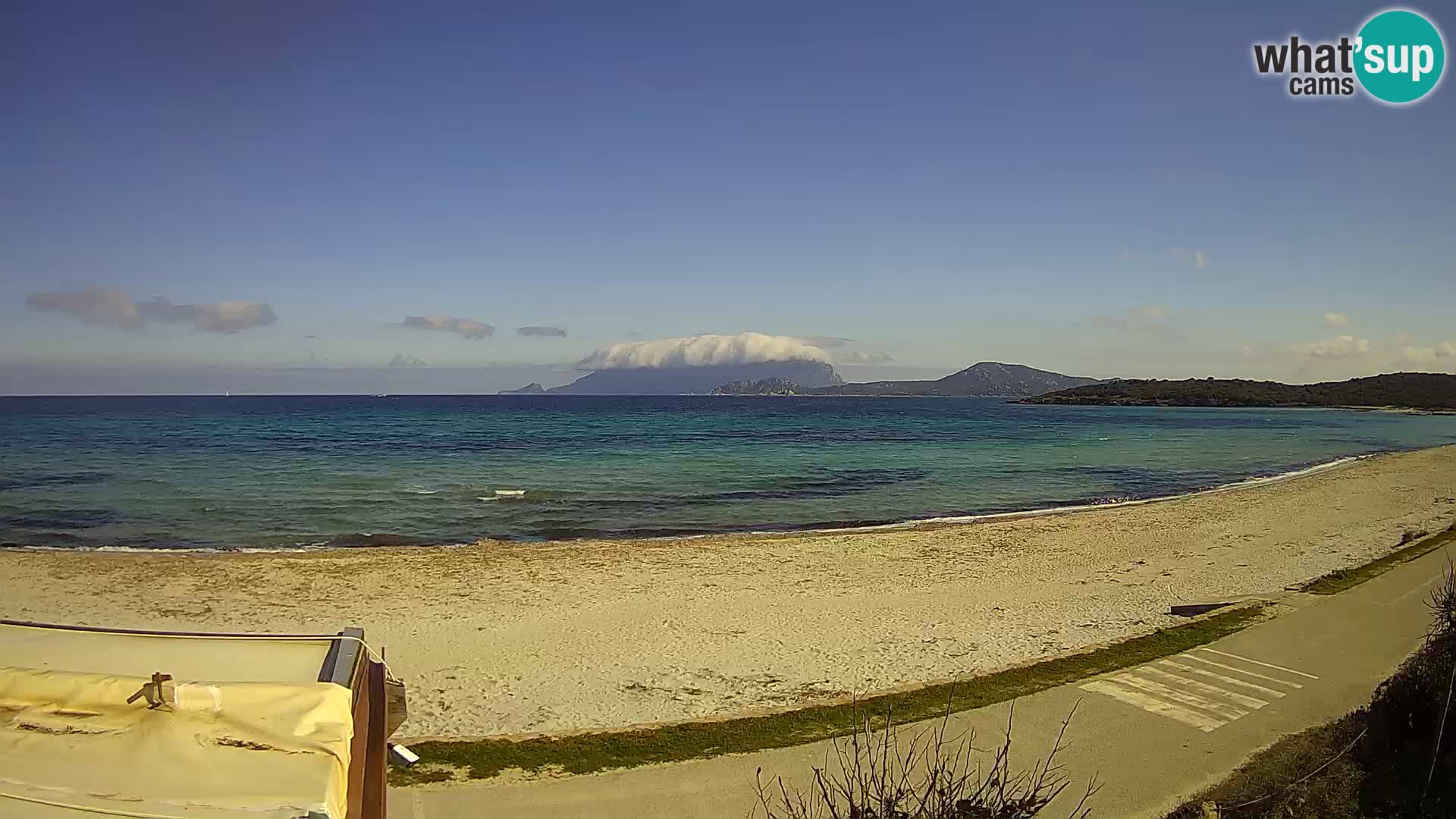 Plaža Pittulongu spletna kamera v živo Olbia – Sardinija – Italija