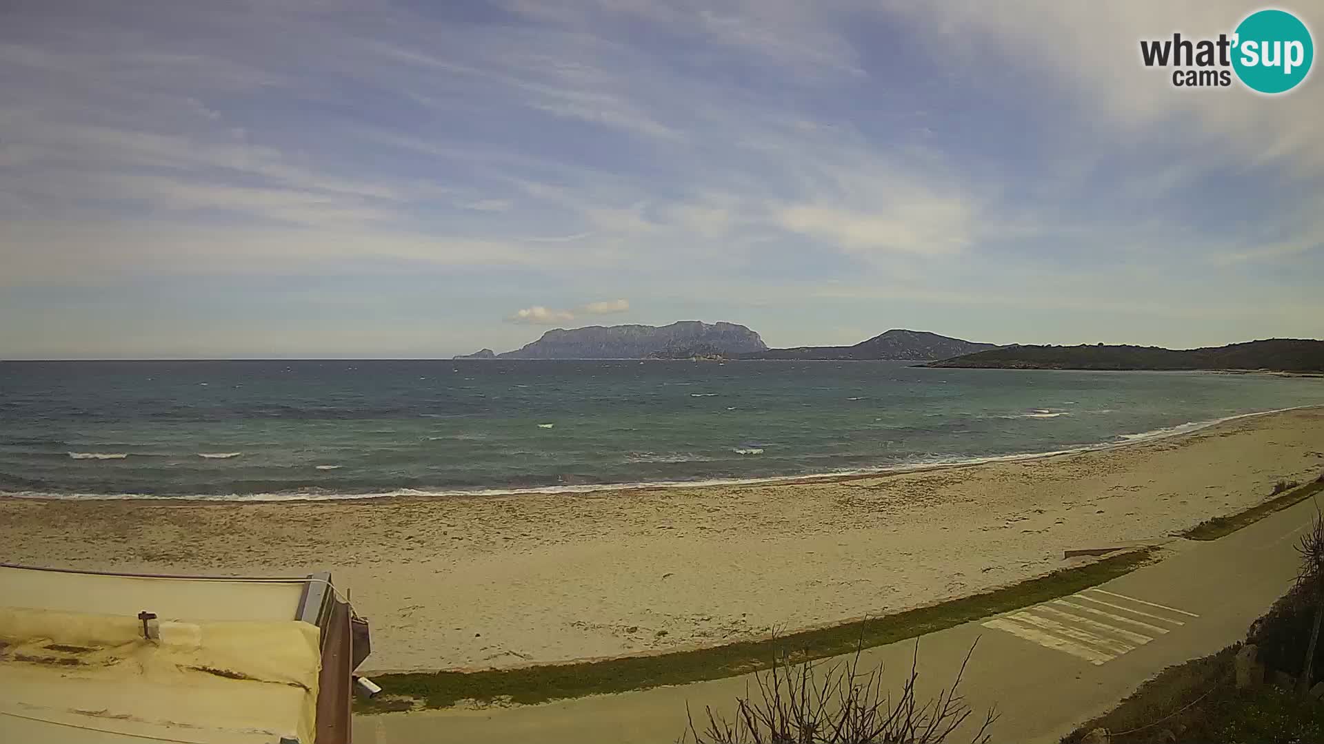 Plaža Pittulongu spletna kamera v živo Olbia – Sardinija – Italija