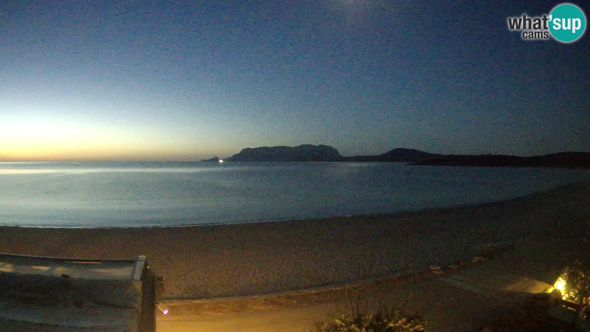 Plaža Pittulongu spletna kamera v živo Olbia – Sardinija – Italija