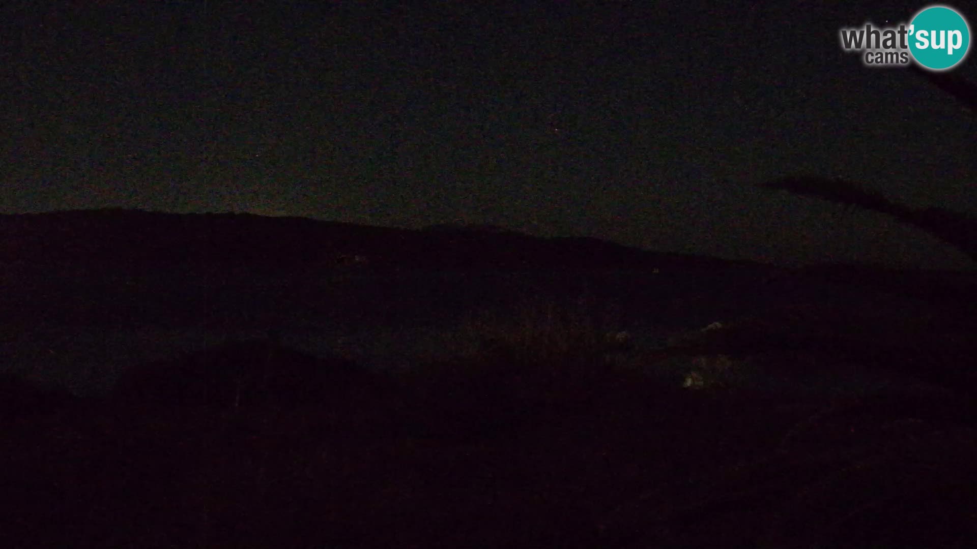 Spletna kamera pristanišče Olbia – vhod v pristanišče Olbia