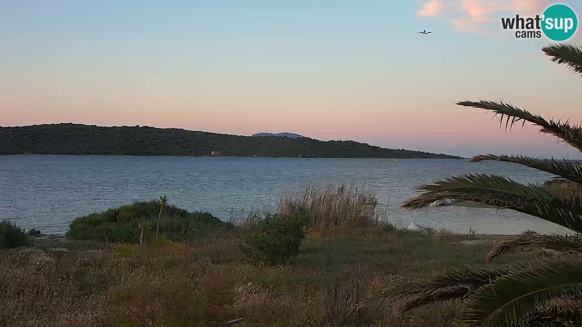 Spletna kamera pristanišče Olbia – vhod v pristanišče Olbia