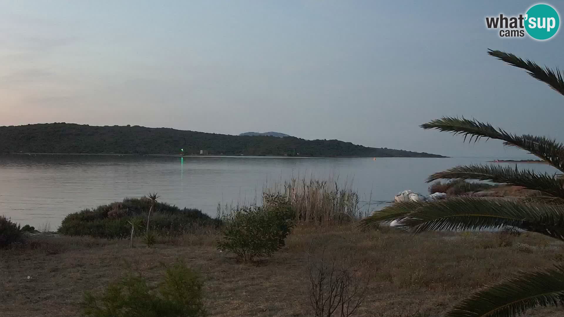 Spletna kamera pristanišče Olbia – vhod v pristanišče Olbia