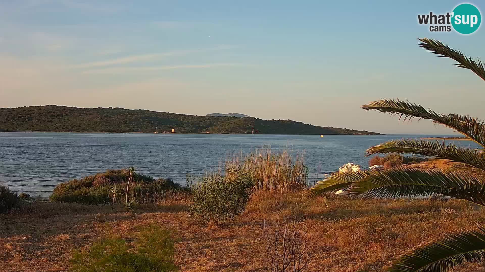Spletna kamera pristanišče Olbia – vhod v pristanišče Olbia