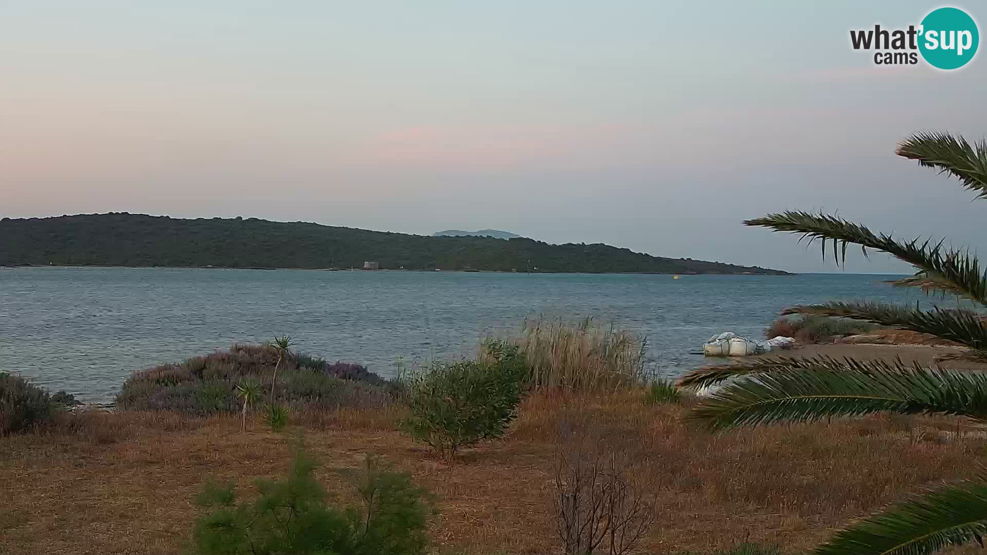 Spletna kamera pristanišče Olbia – vhod v pristanišče Olbia